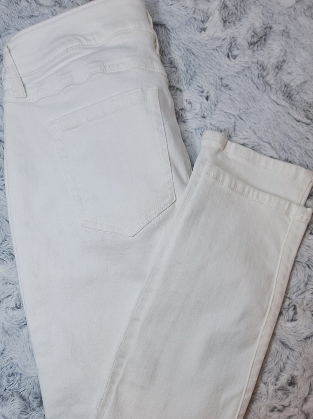 CAbi Slim Boyfriend White Skinny Jeans Sz 2